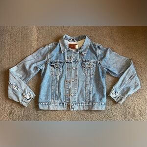 Vintage 80’s Levi’s Women’s size Medium Blue Jean Jacket